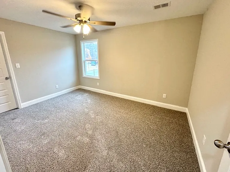 568 Rosalie Woods Dr — Photo 11