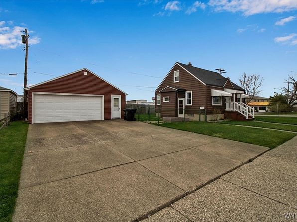 3 Tussing Ln, Tonawanda, NY 14150