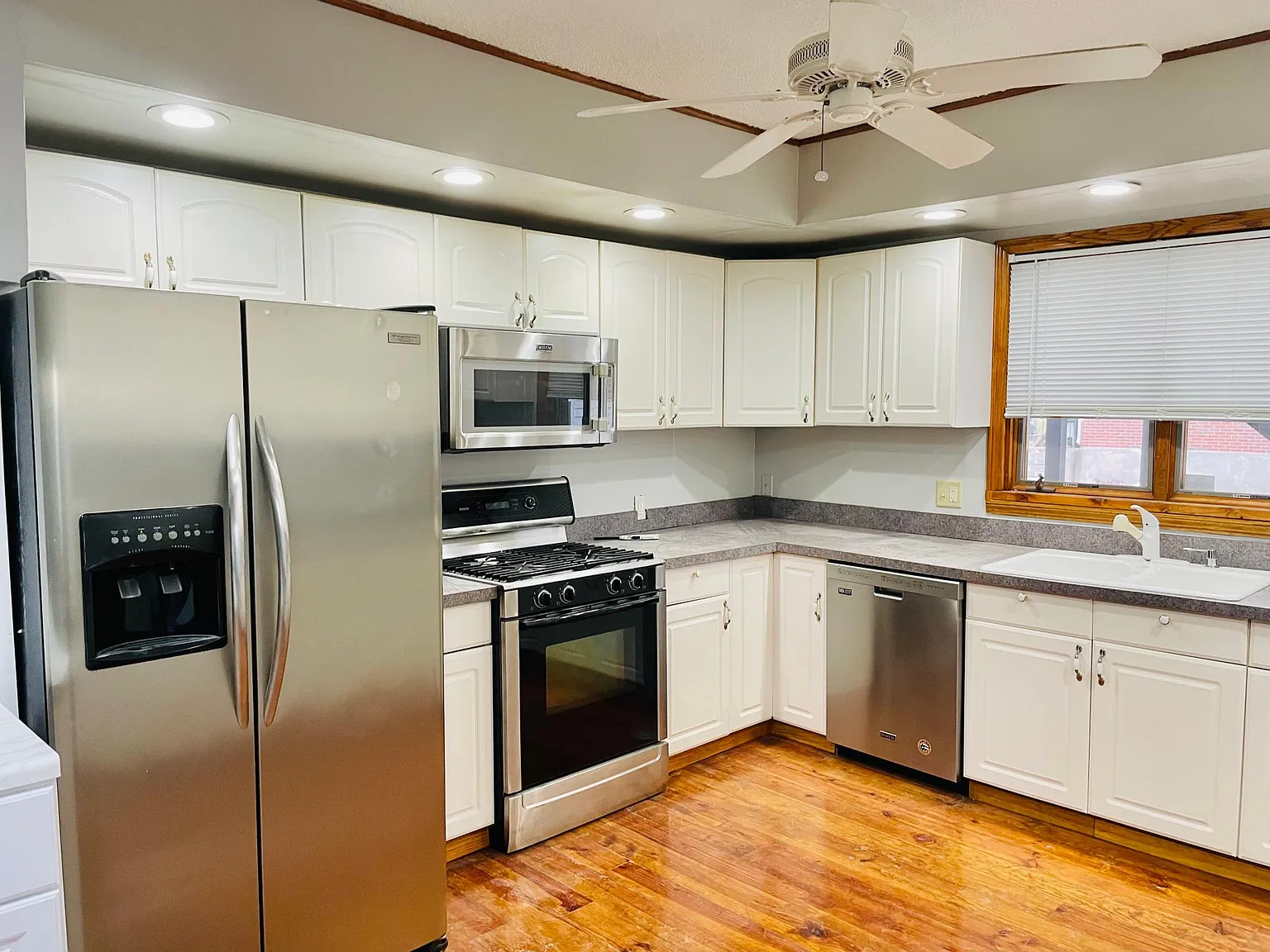 331 Newton St — Photo 3