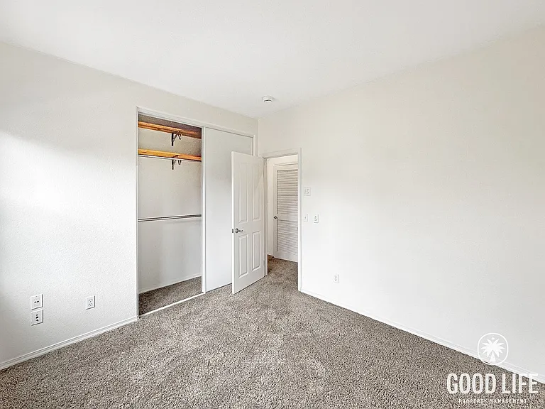425 S Meadowbrook Dr S #133 — Photo 16