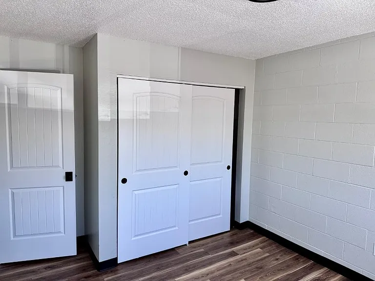 495 W Clarendon St #18 — Photo 5