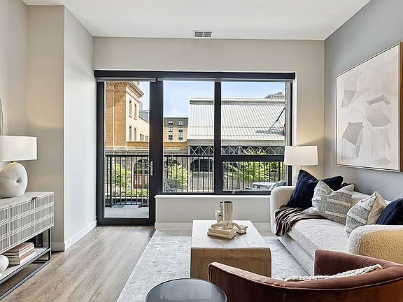 5th image of 313 Washington Ave S #620