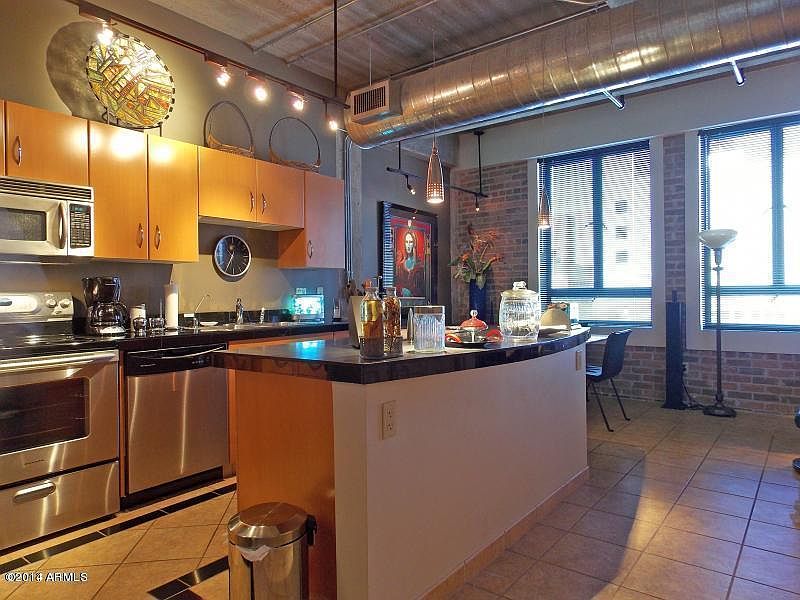 1st image of 114 W Adams St Unit 301