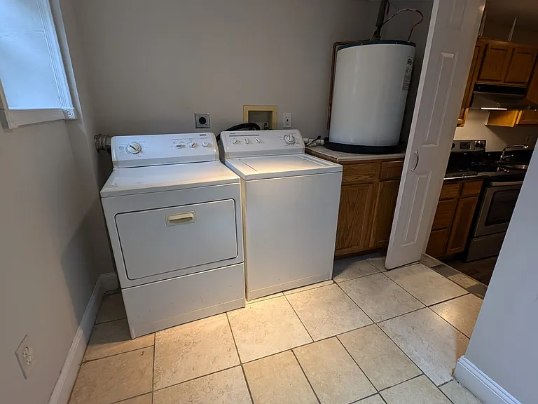 1004 Irving St NW #B — Photo 11