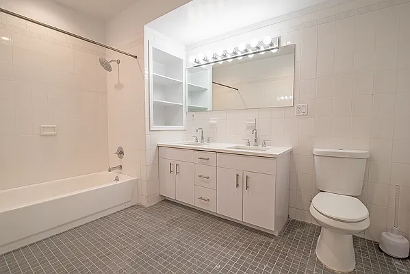 Rented by KNP Realty LLC | media 27