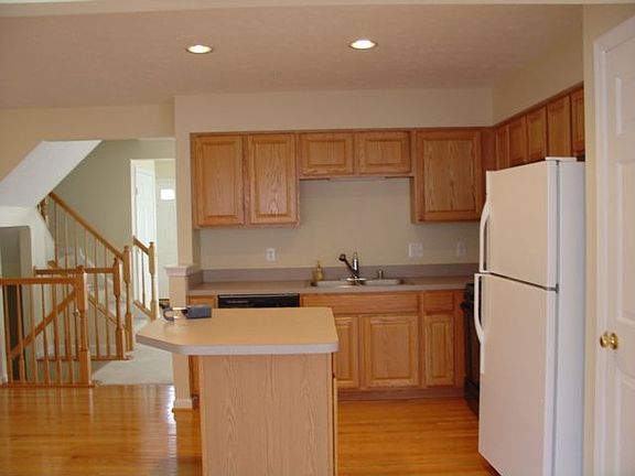 Spacious Center Island Kitchen