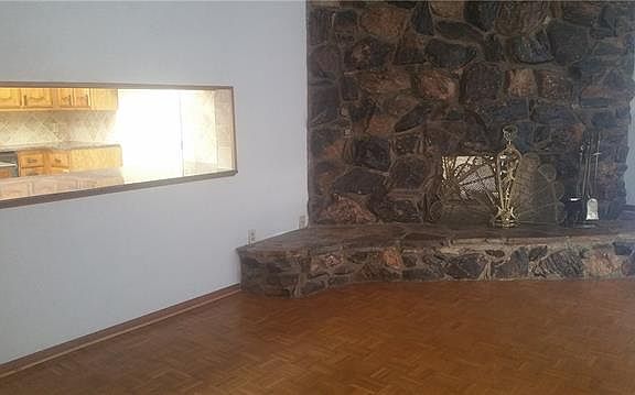 3rd image of 7705 Skylake Dr