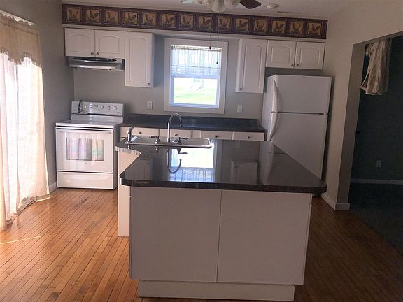4th image of 6 Oak Ln
