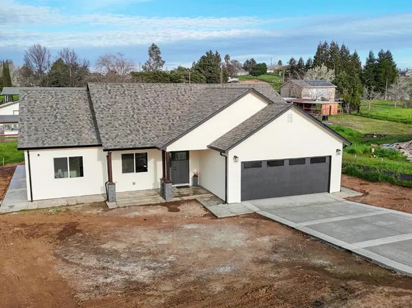 2775 Village Dr, Ione, CA 95640