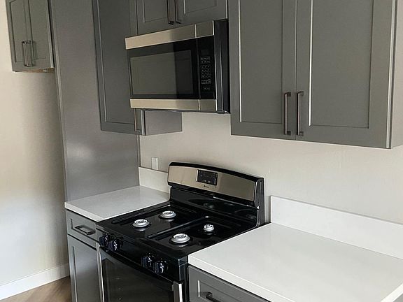 2nd image of 1635 N Hobart Blvd #23