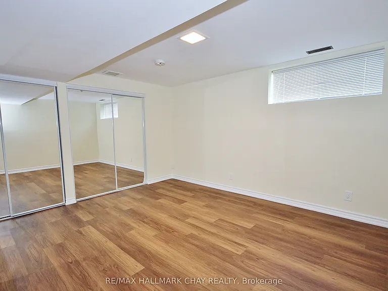 2173 Willard Ave — Photo 5