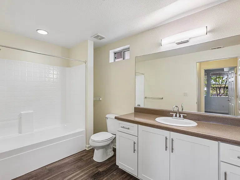 Theatre Square Apartments — Photo 12