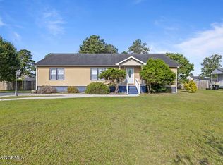 299 Riggs Rd, Hubert, NC 28539