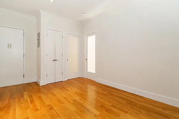 Rented by Compass | media 13