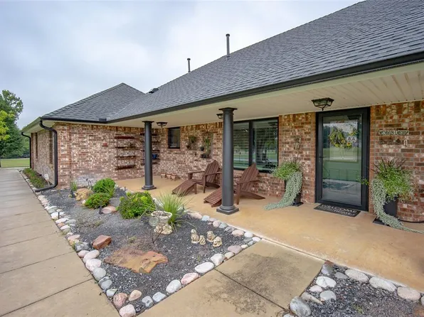 412 Summer Oaks Dr, Blanchard, OK 73010