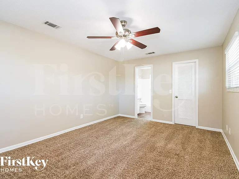 8801 Coventry Ct — Photo 10