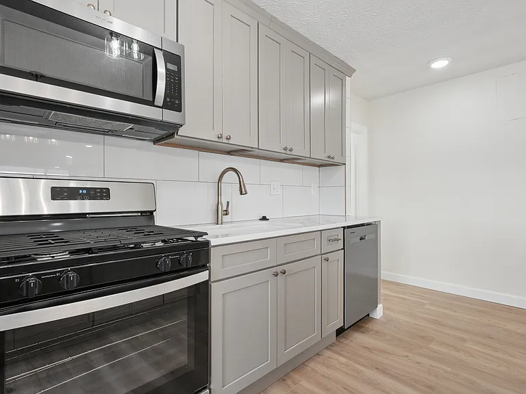 1620 E Broad St #906 — Photo 12