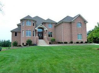 10N062 Muirhead Ln, Plato Center, IL 60124