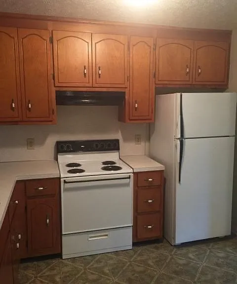 107 W James St #A — Photo 3