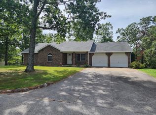 17000 Lensman Rd, Saint Robert, MO 65584