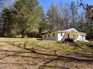 85 Fox Trot Ln, Spruce Pine, NC 28777