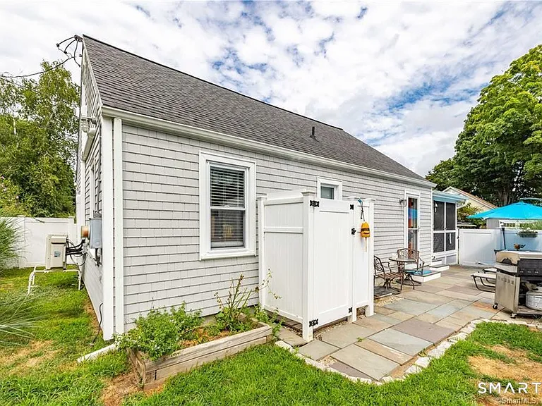 4 Elinor Rd — Photo 25