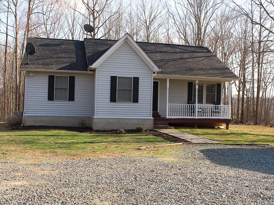 1st image of 3 Old Banks Dr