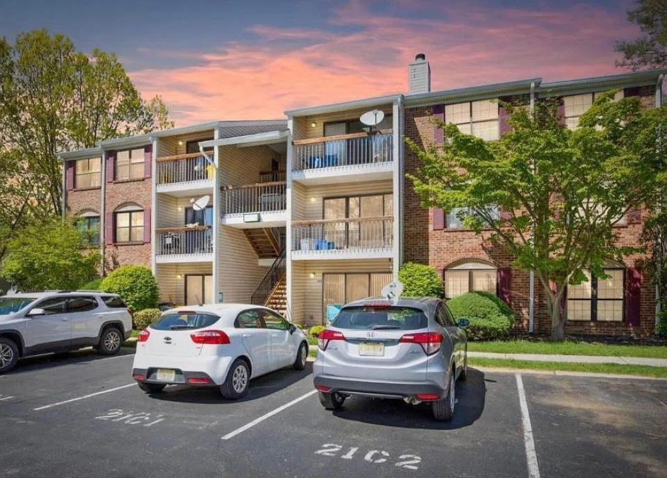 491 Danbury Ln