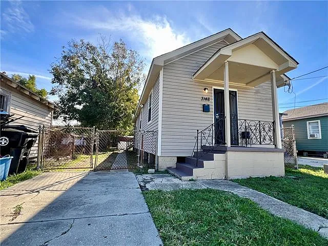 2 bed, 1.0 bath, 800 sqft, $1,250 — Photo 2