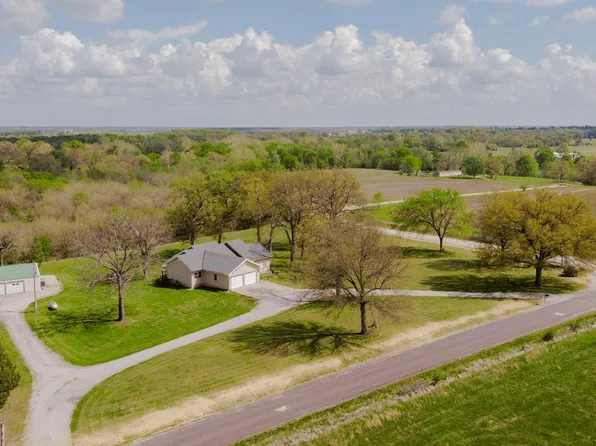 30902 Harding Rd, Green Ridge, MO 65332