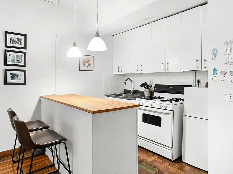 305 W 90th St #1A4FL — Photo 3