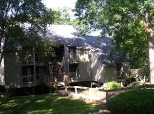 9370 S Lake Ridge Dr, Bloomington, IN 47401