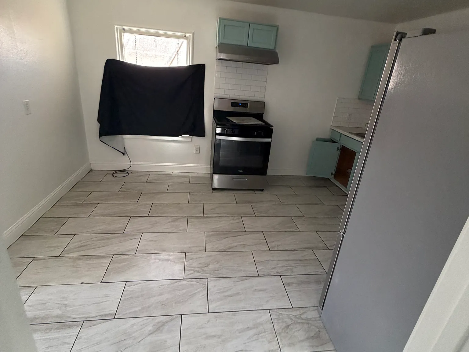 2 bed, 950 sqft, $1,600 — Photo 3