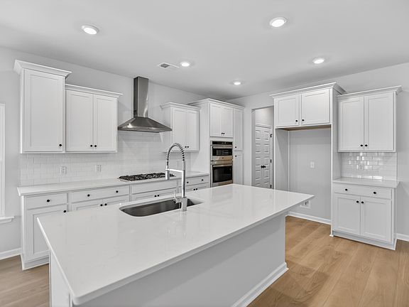 5th image of 105 Norses Bay Ct