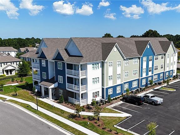 2nd image of 1720 Vankar Dr #308