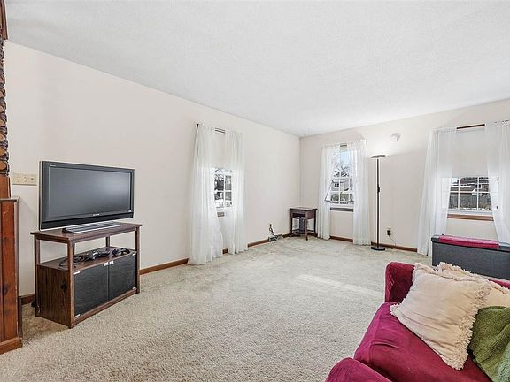 3rd image of 3051 Wayne Ave Unit 61