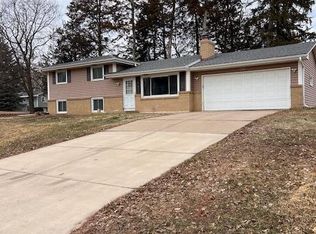 8624 Cherokee Dr N, Brooklyn Park, MN 55428