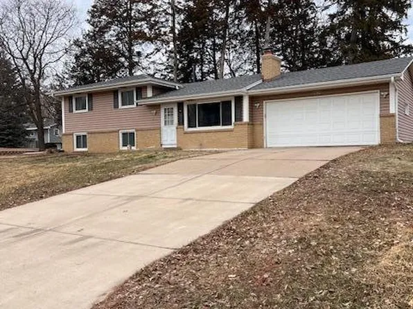 8624 Cherokee Dr N, Brooklyn Park, MN 55428