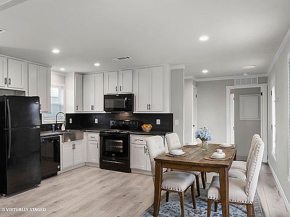 3rd image of 119 Mooney Rd