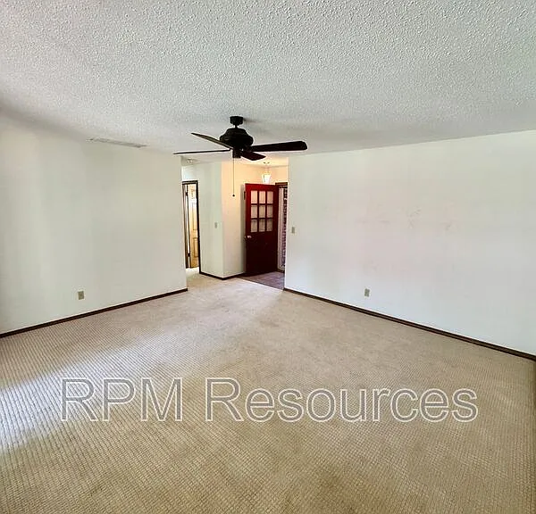 405 Walnut Ave — Photo 4