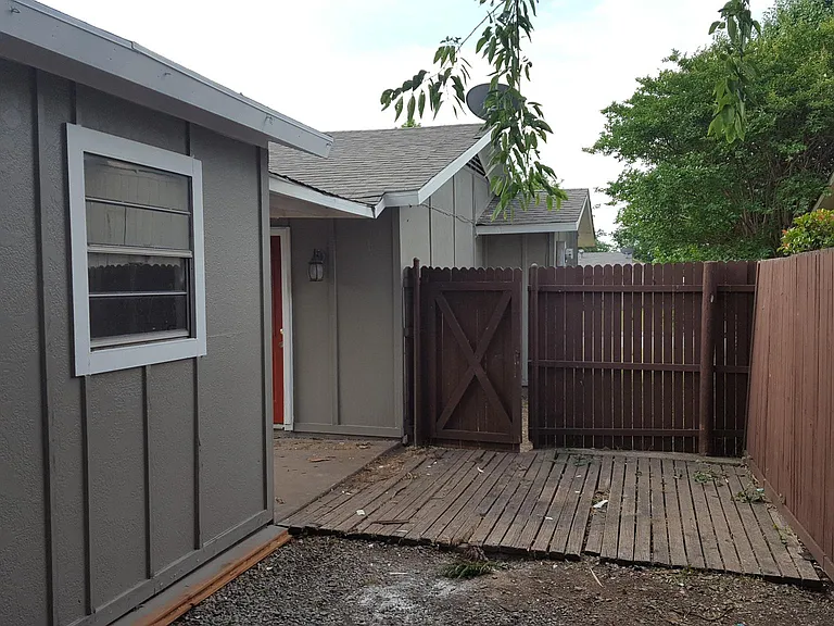 915 Meadow Mead Dr — Photo 24