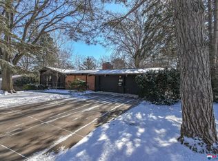 2929 Bonacum Dr, Lincoln, NE 68502
