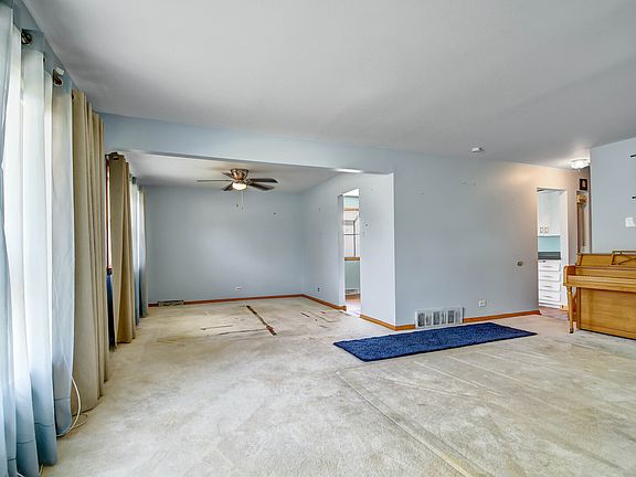 4th image of 170 S Serena Dr
