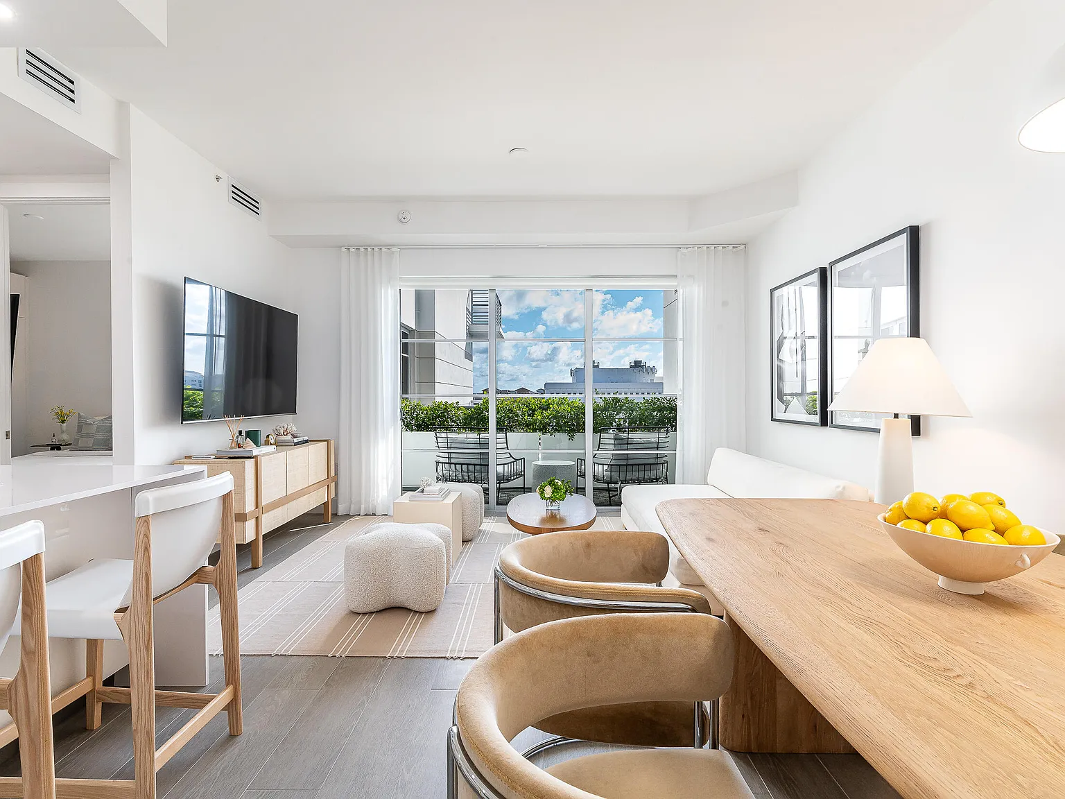 1 bed, 1.0 bath, 747 sqft, $6,995 — Photo 1