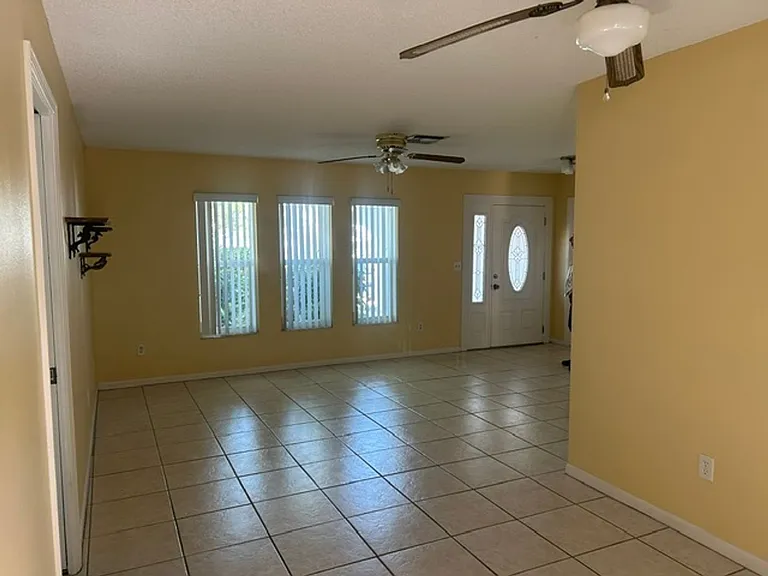 1207 Dinner Bell Ln E — Photo 34