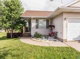 2009 S Leah Cir Sioux Falls SD | Zillow