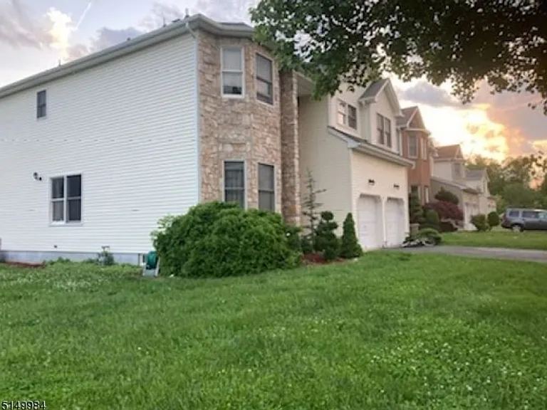 23 Janelle Blvd — Photo 15