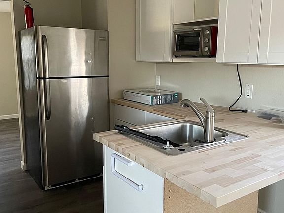 2nd image of 1201 E Wise St #1