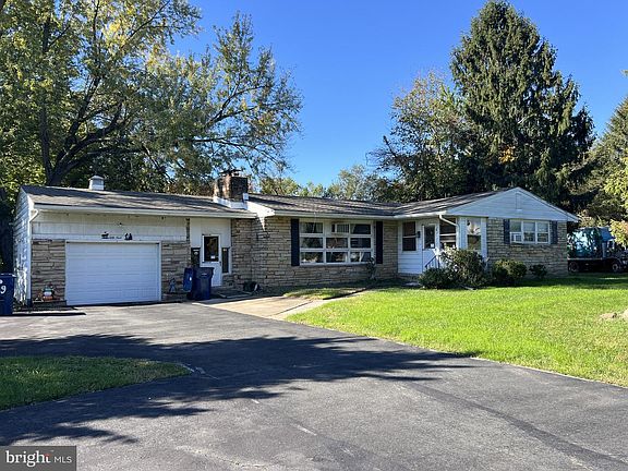2nd image of 59 Bunker Hill Rd