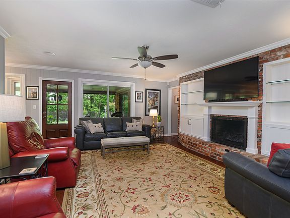 5th image of 7629 University Dr